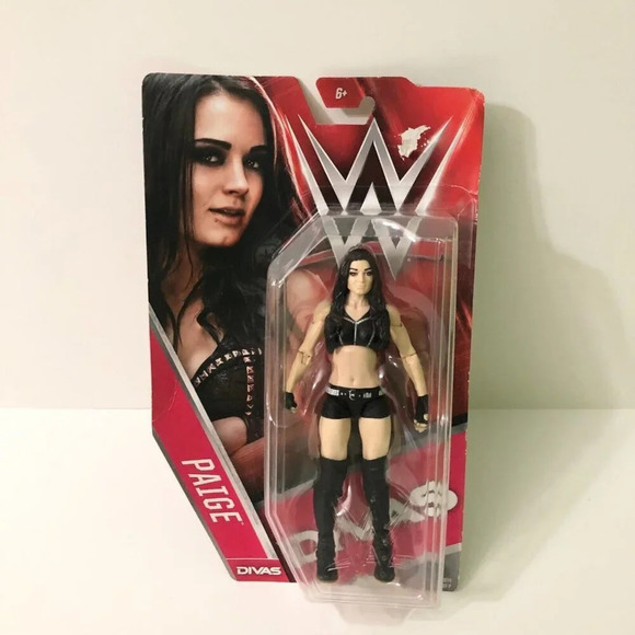 2015 WWE Paige Series 57  Divas Action Figure Mattel Damaged Box - Picture 1 of 16